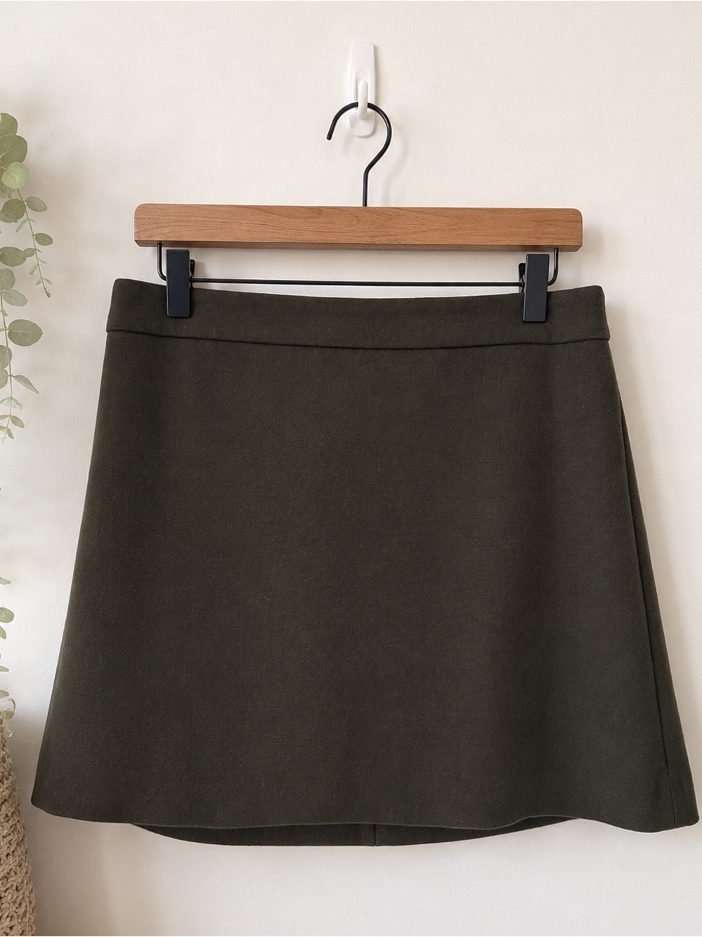 Express Olive A-Line Skirt Lined Thick Luxe Fabric Size 8 Minimalist